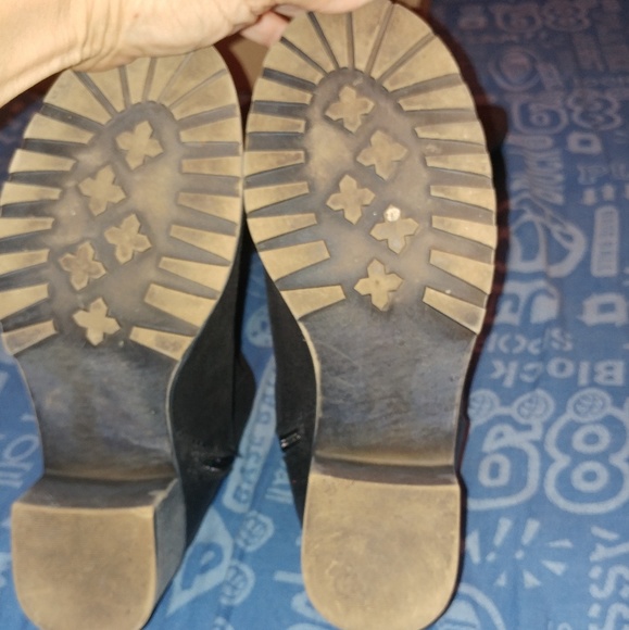 OVER THE KNEE BOOT - Picture 3 of 3